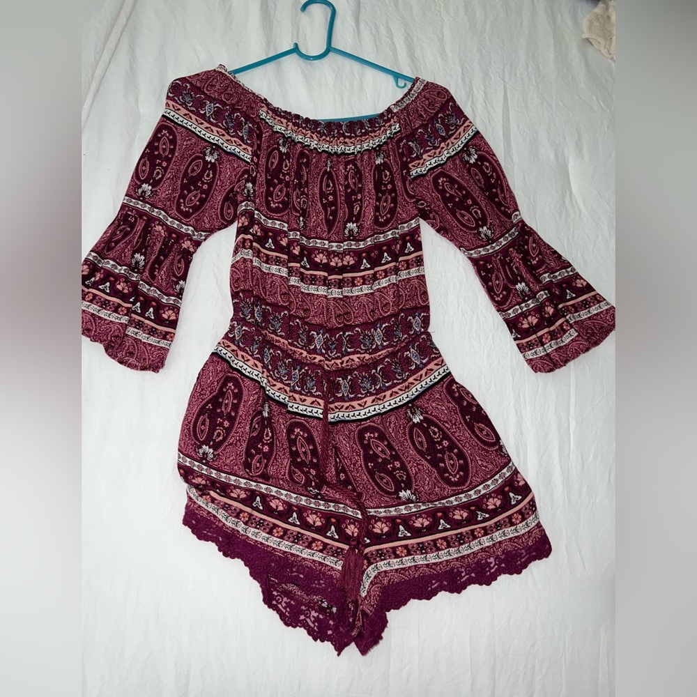 Forever 21 / Raspberry romper with patterns